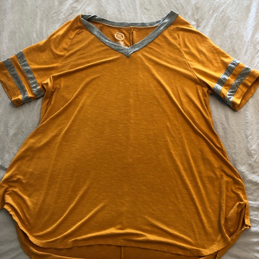 Maurices T-Shirt